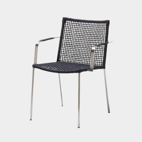 Straw Flat Weave Stuhl mit Armlehne schwarz
