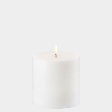 Uyuni LED Echtwachskerze Nordic White, smooth 10,1 x 10 cm