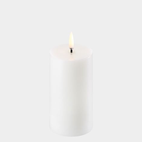 Uyuni LED Echtwachskerze Nordic White smooth 5,8 x 10 cm